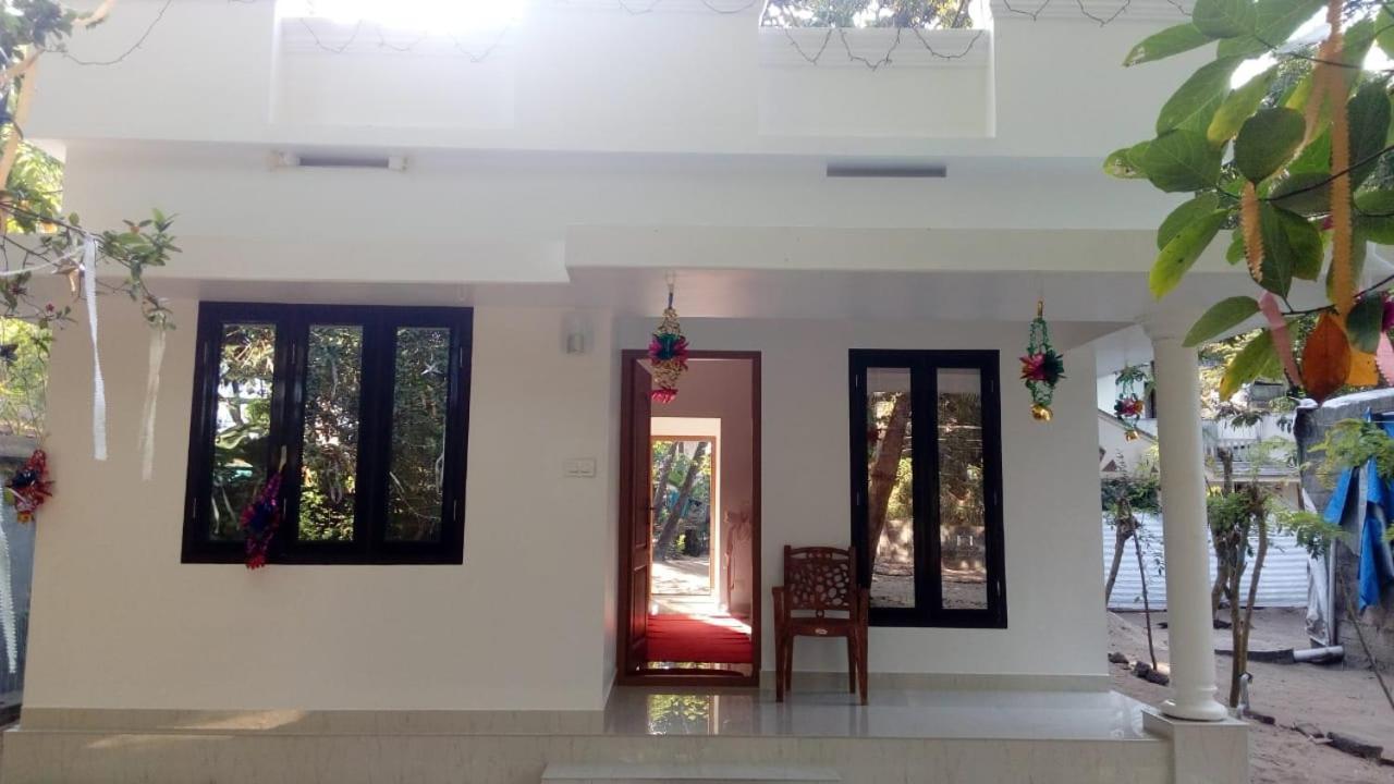 Coconut Garden Apartment Cherai Beach Exterior photo
