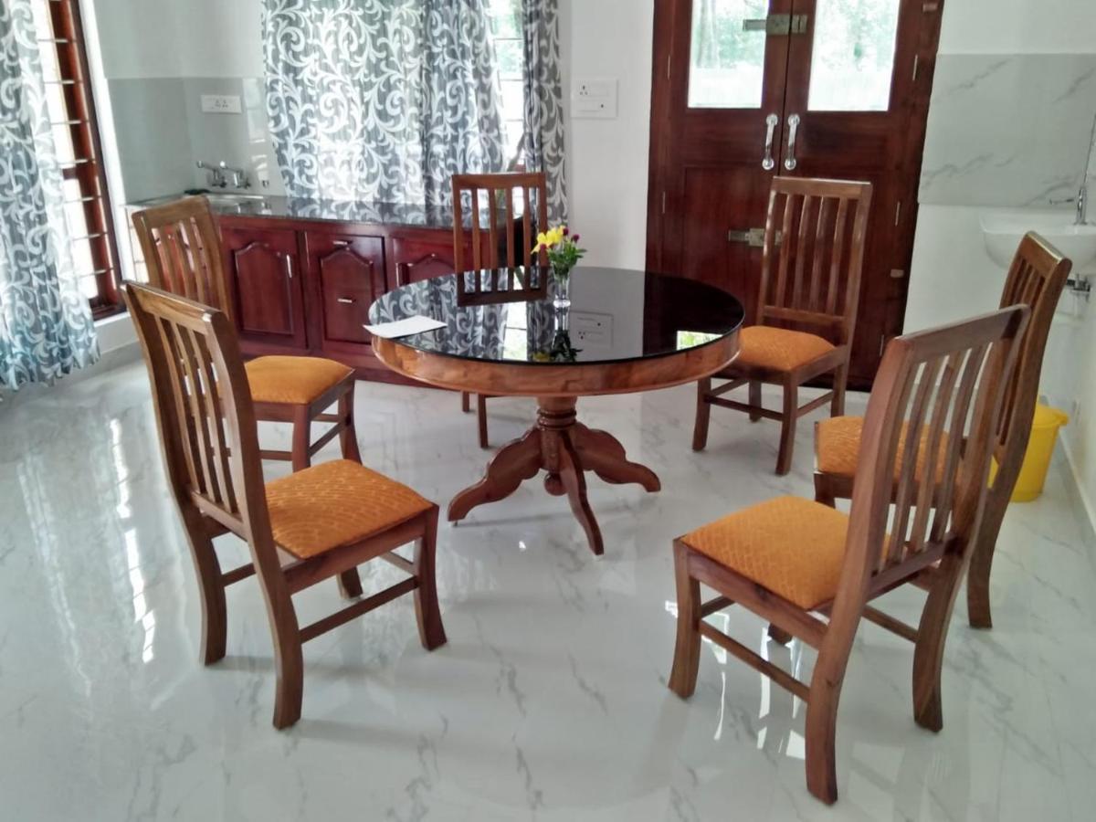 Coconut Garden Apartment Cherai Beach Exterior photo